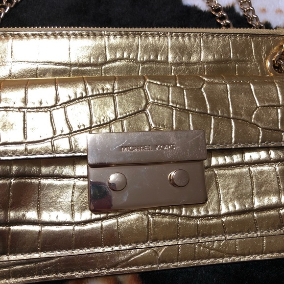 Mk cross body gold chain - Picture 3 of 8